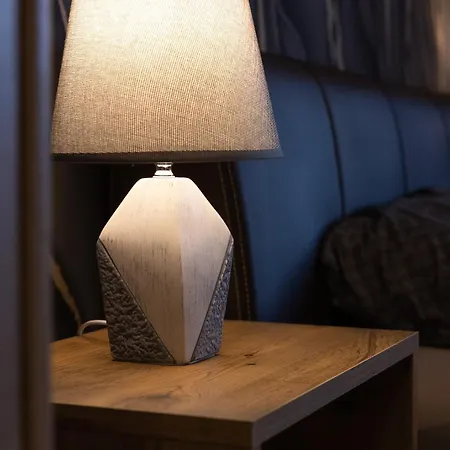 Lejlighed T - Polis *