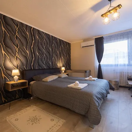 Apartment T - Polis *
